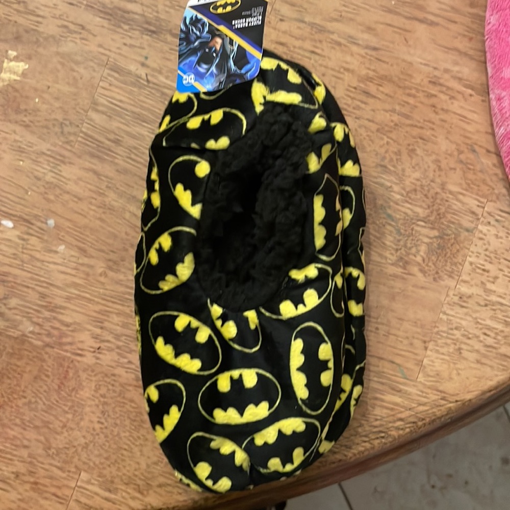 Character kids slippers, 3 to choose from NWT - Picture 2 of 8